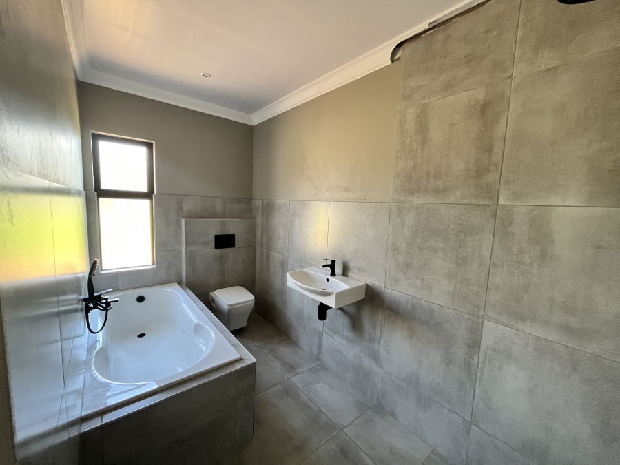 3 Bedroom Property for Sale in Ellaton North West